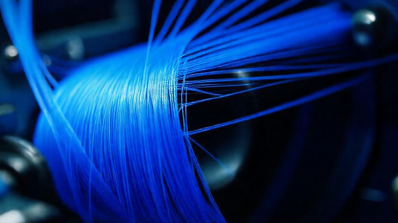 Nylon azul se prueba en maquinaria